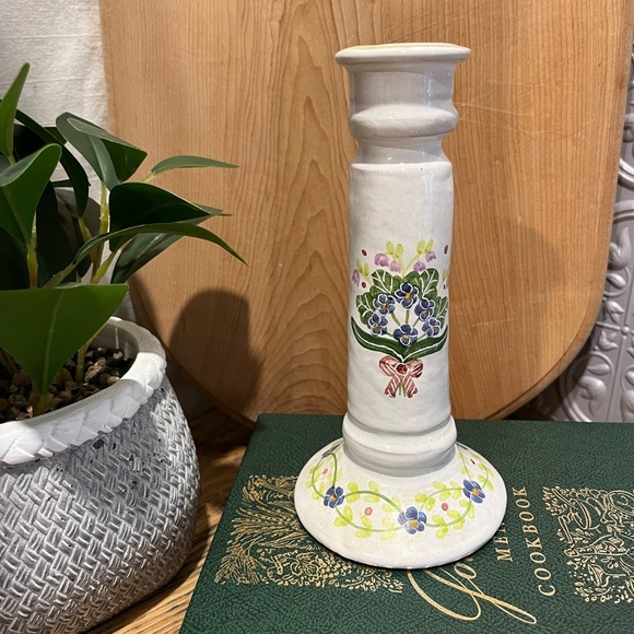 HAND-PAINTED PORTUGUESE CERAMIC CANDLE HOLDER – VINTAGE CHARM - Picture 4 of 7